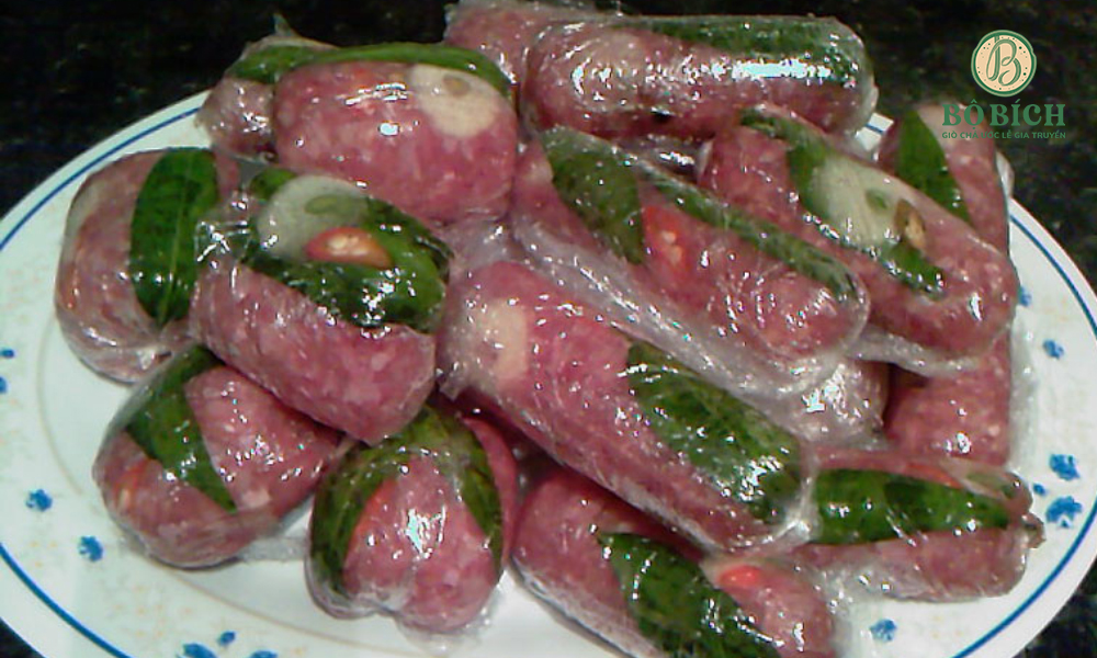 Nắm nem chua thành viên