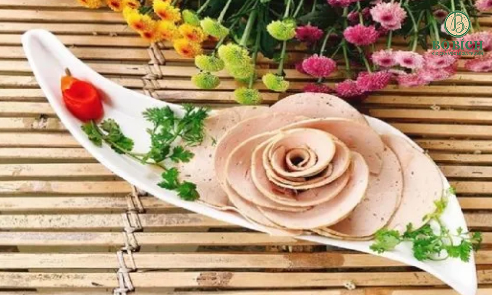Cắt giò chả hình bông hồng